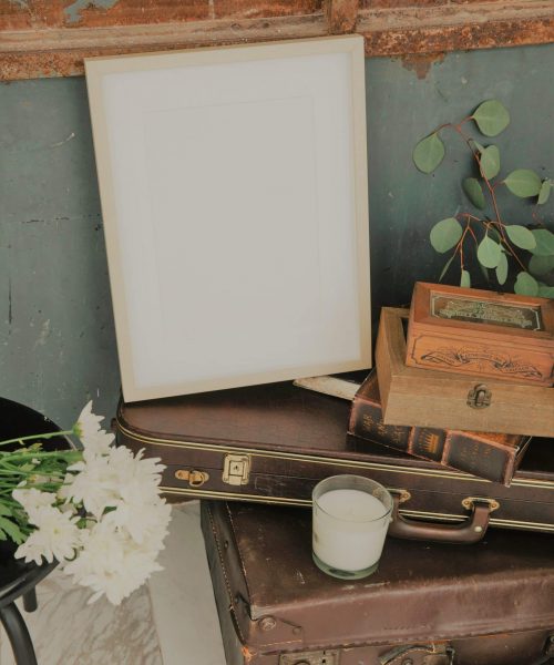 ancienne valise et ancienne boite